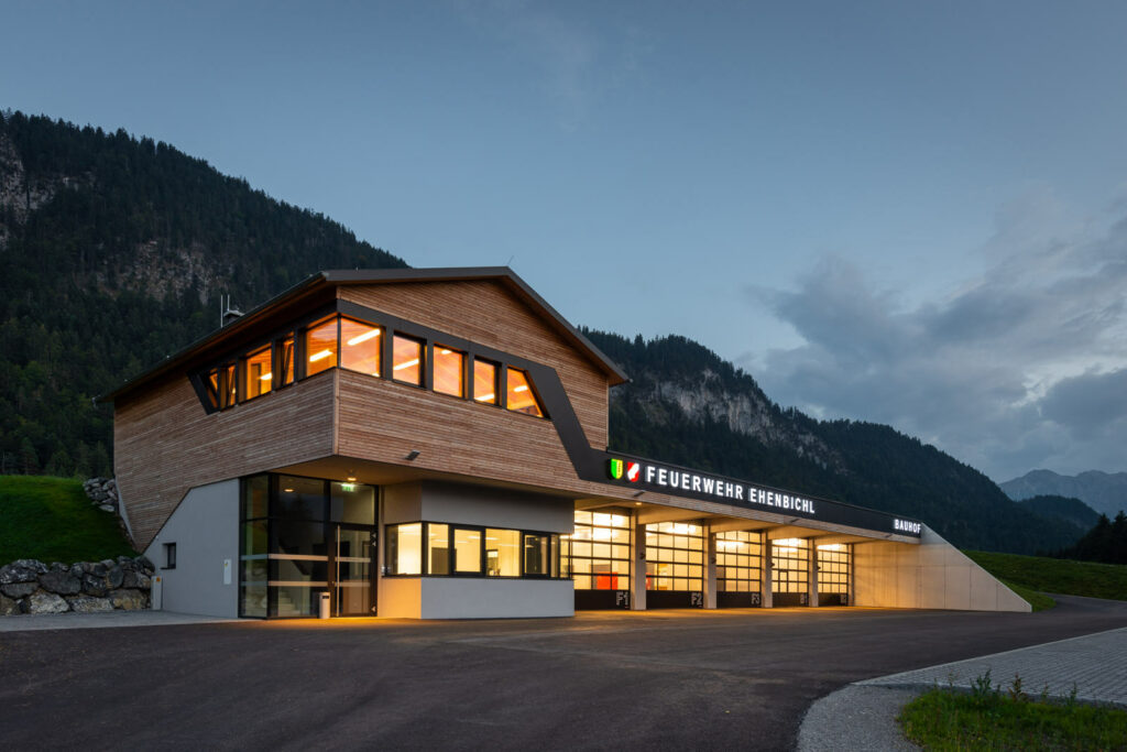 Feuerwehrhalle von außen